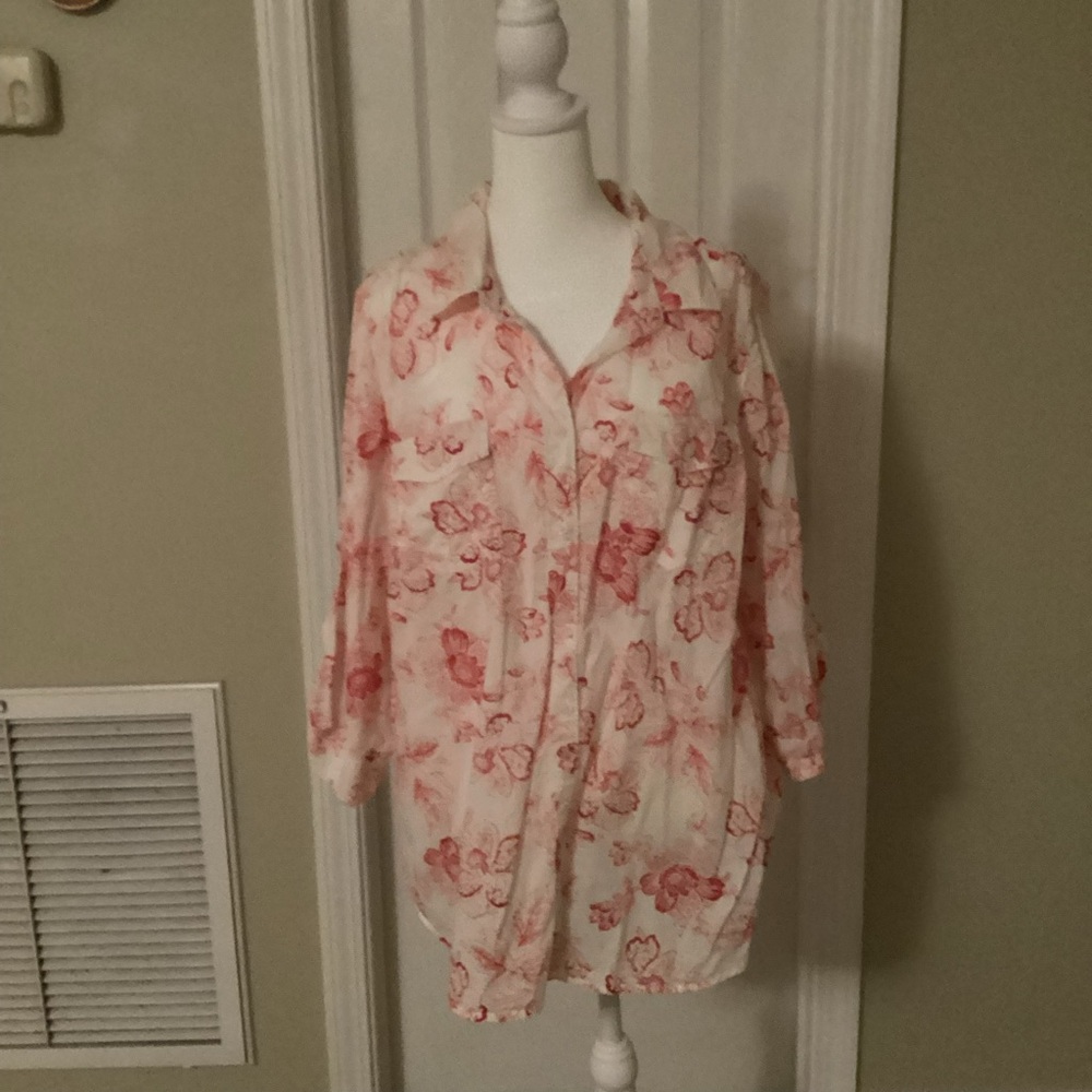 Crown & Ivy Pink Floral Blouse